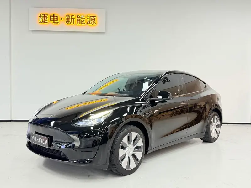 Tesla Model Y, 2022