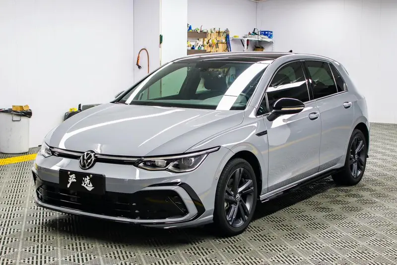 Volkswagen Golf, 2023