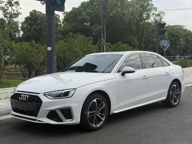 Audi A4L, 2023