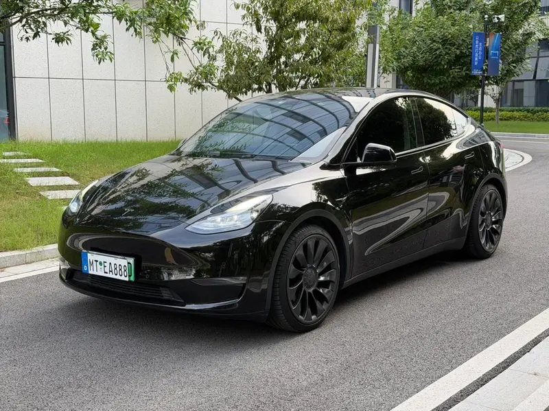 Tesla Model Y, 2022