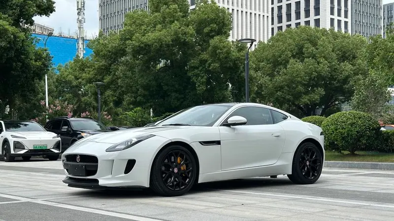 Jaguar F-TYPE, 2016