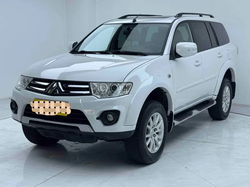 Mitsubishi Pajero Sport, 2013