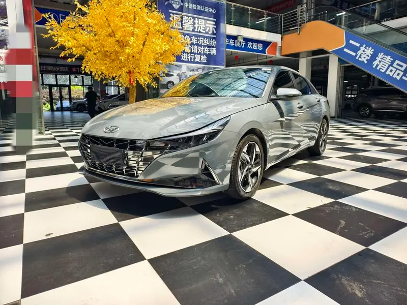 Hyundai Elantra, 2022