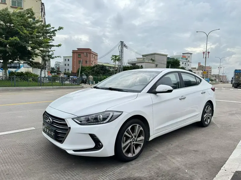 Hyundai Elantra Lingdong, 2016