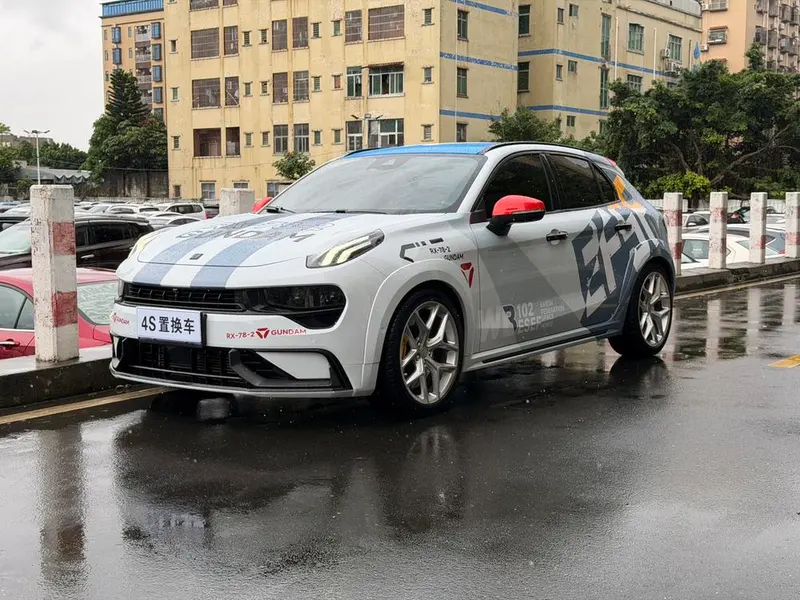 Lynk & Co 02 Hatchback, 2021