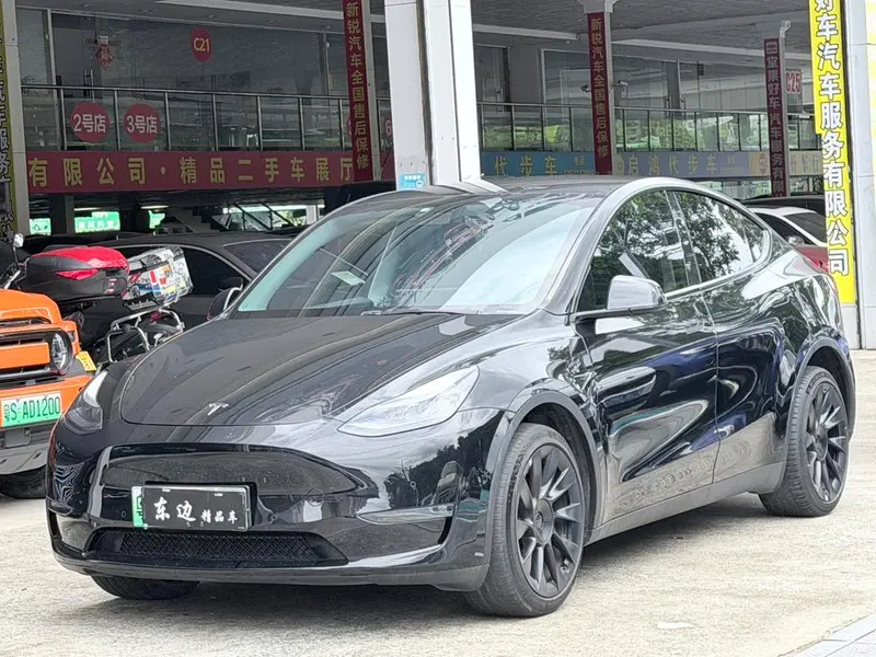 Tesla Model Y, 2022