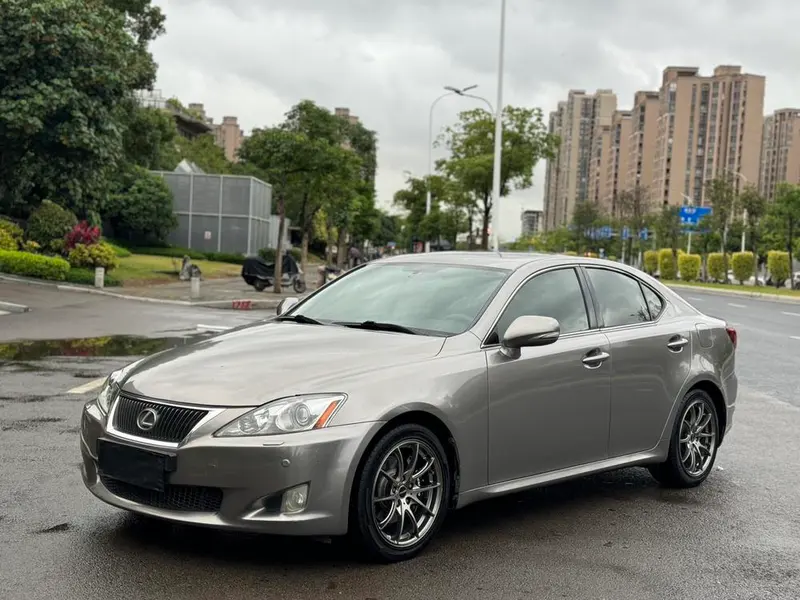Lexus IS, 2009