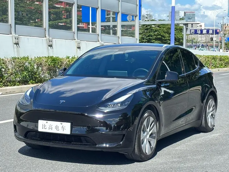 Tesla Model Y, 2022