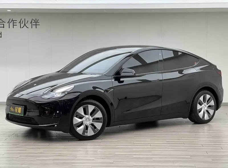 Tesla Model Y, 2022