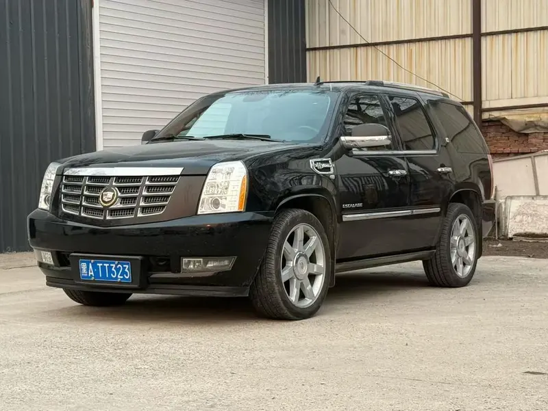 Cadillac Escalade, 2011