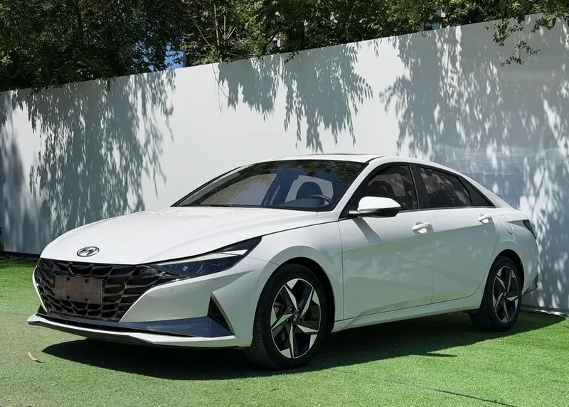 Hyundai Elantra, 2023