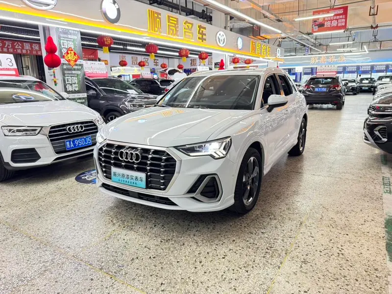 Audi Q3, 2022