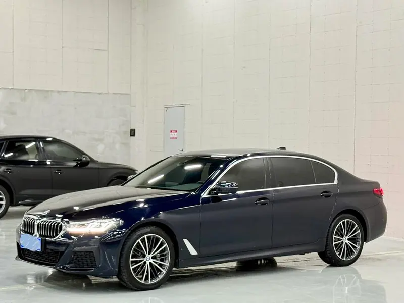 BMW 5-Series, 2022