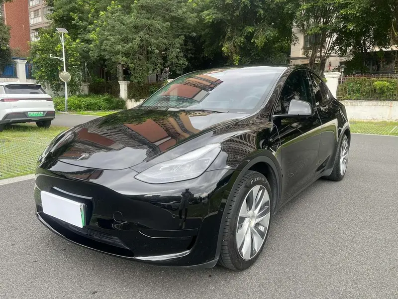 Tesla Model Y, 2022