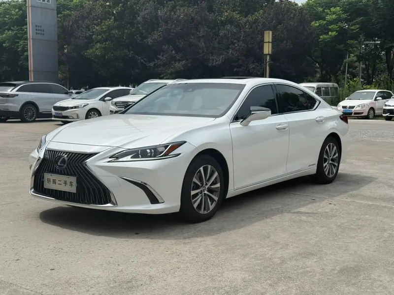 Lexus ES, 2021