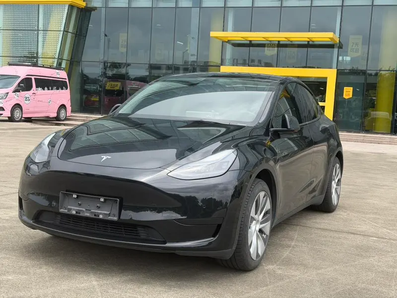Tesla Model Y, 2022