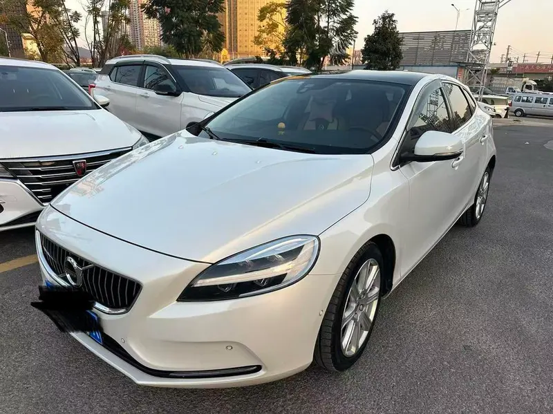 Volvo V40, 2018