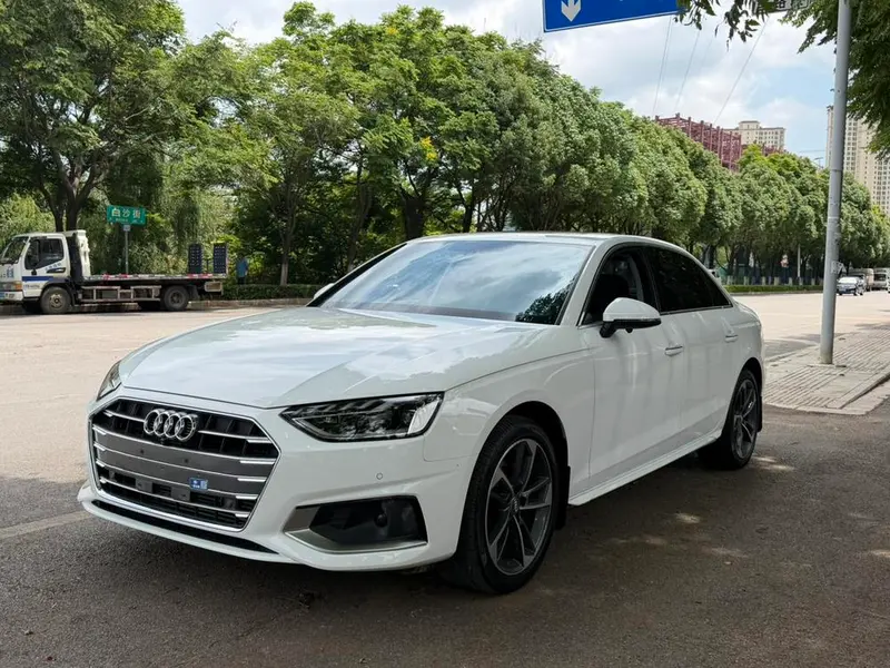 Audi A4L, 2022