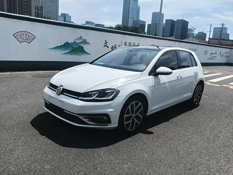 Volkswagen Golf, 2020