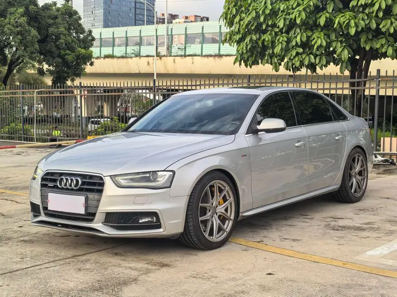 Audi A4L, 2015