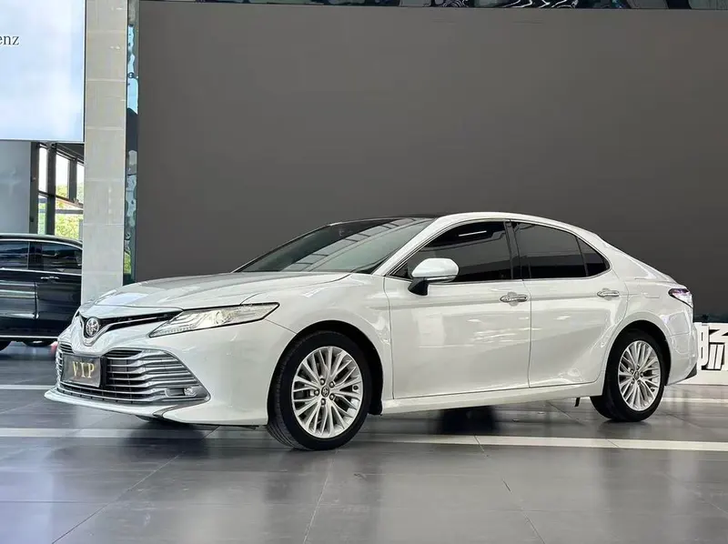 Toyota Camry, 2019