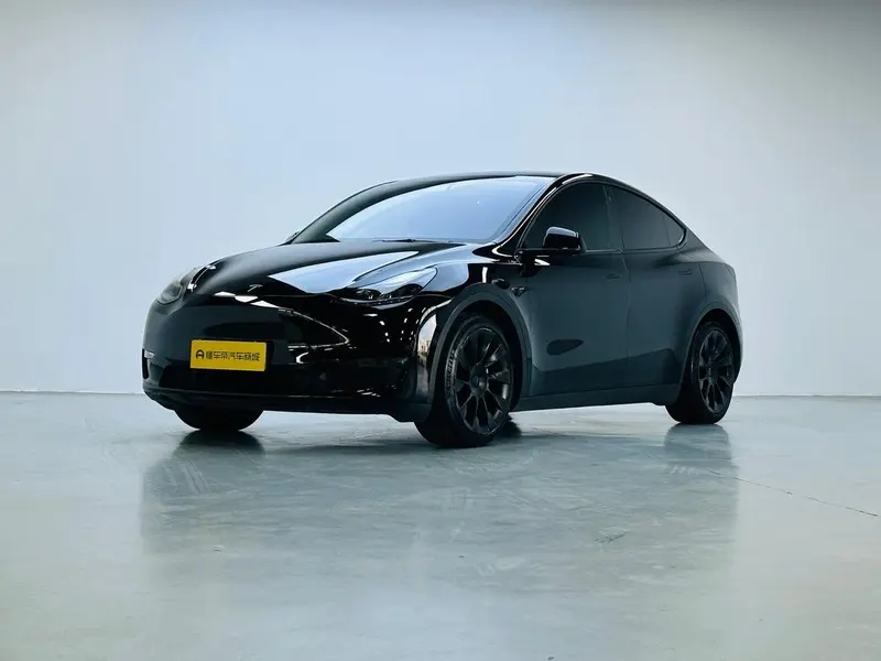 Tesla Model Y, 2022