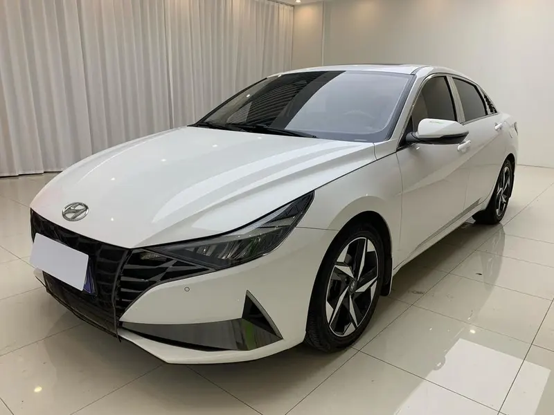 Hyundai Elantra, 2022