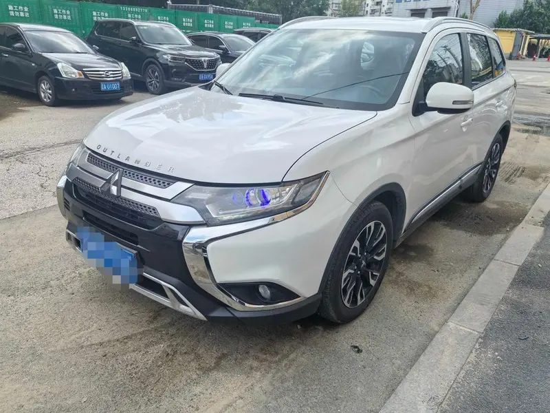 Mitsubishi Outlander, 2020