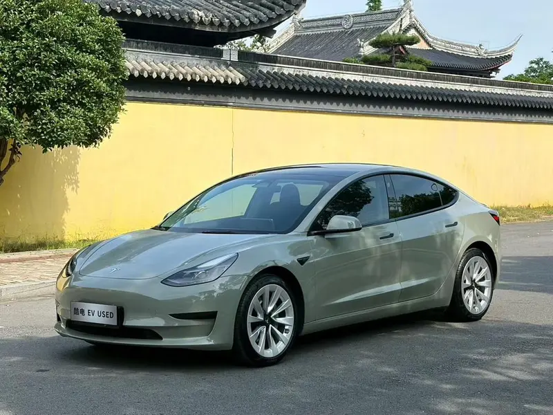 Tesla Model 3, 2022