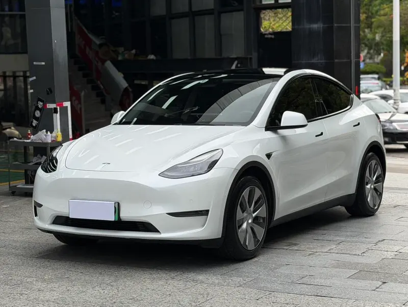 Tesla Model Y, 2021