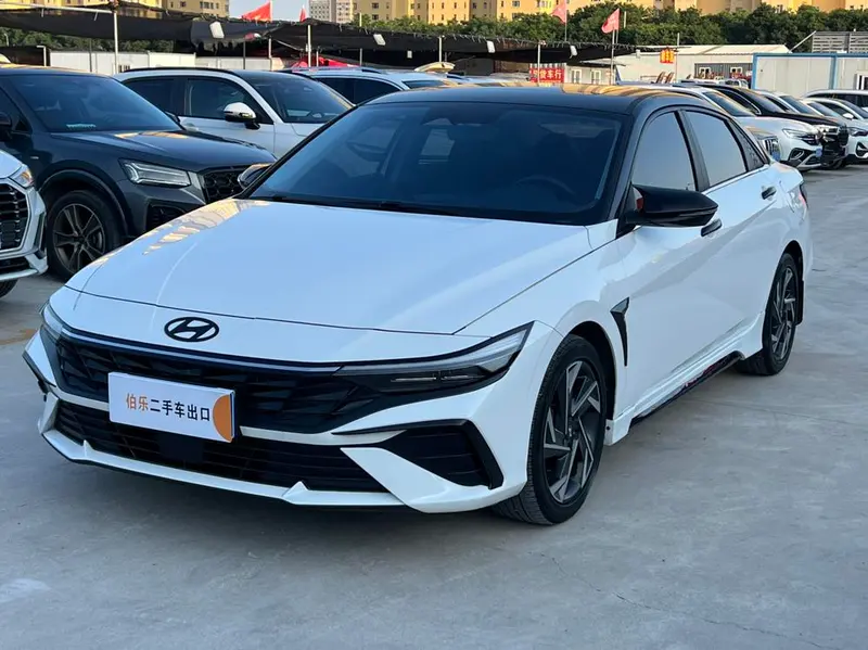 Hyundai Elantra, 2023
