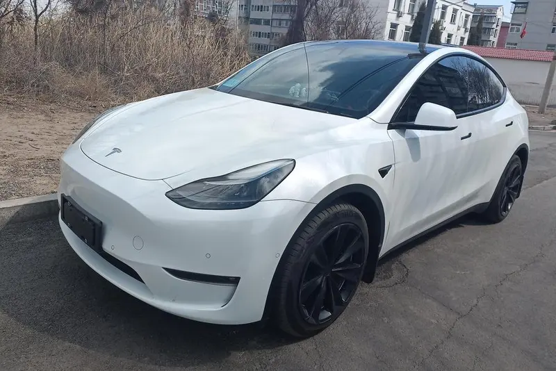 Tesla Model Y, 2021