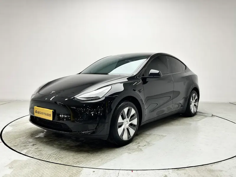 Tesla Model Y, 2022