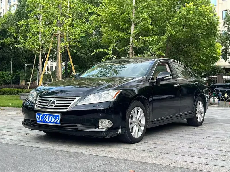 Lexus ES, 2010
