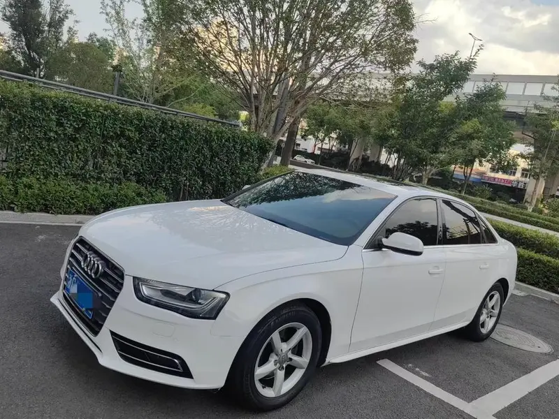 Audi A4L, 2013