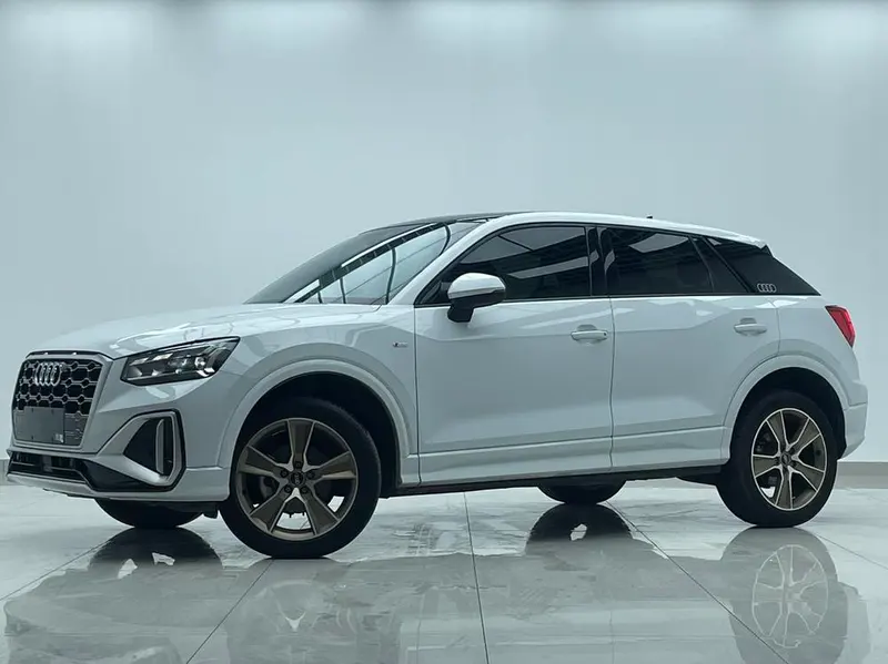 Audi Q2L, 2022