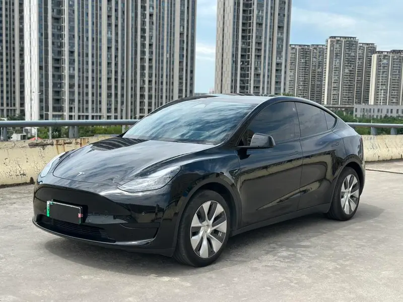 Tesla Model Y, 2022