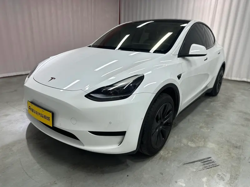 Tesla Model Y, 2023