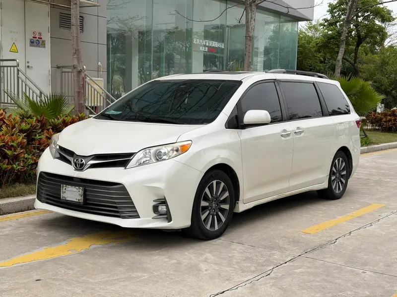 Toyota Sienna, 2020