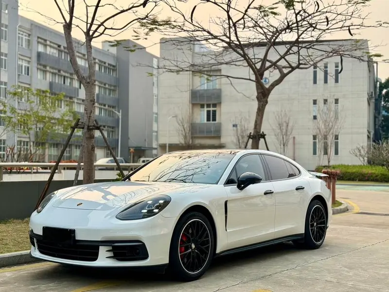 Porsche Panamera, 2019