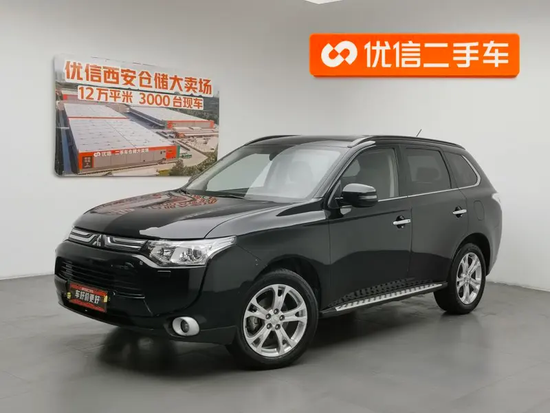Mitsubishi Outlander (Import), 2013