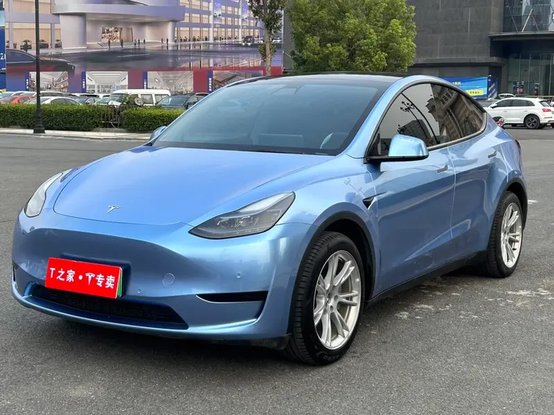 Tesla Model Y, 2022