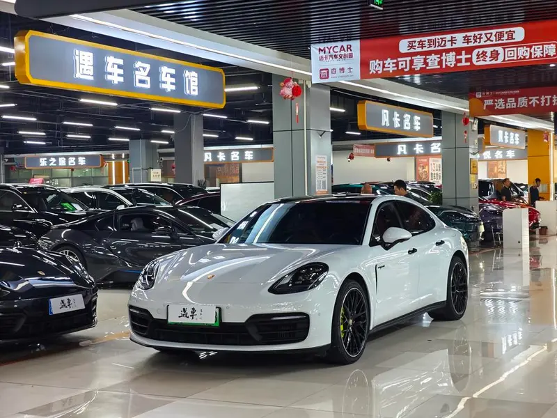 Porsche Panamera E-Hybrid, 2022