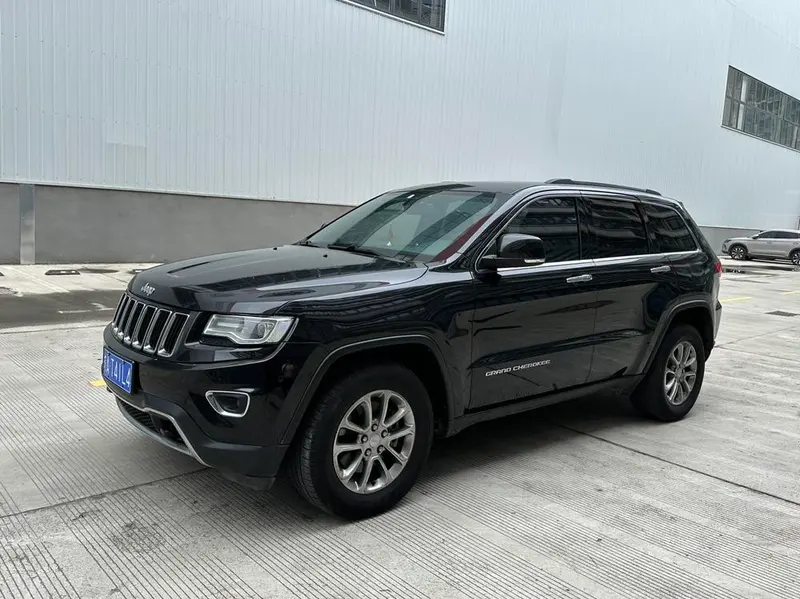 Jeep Grand Cherokee (Import), 2015