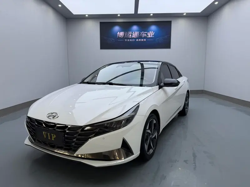 Hyundai Elantra, 2022
