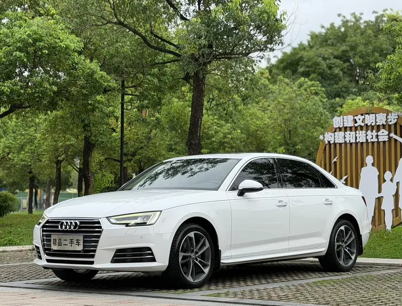 Audi A4L, 2018