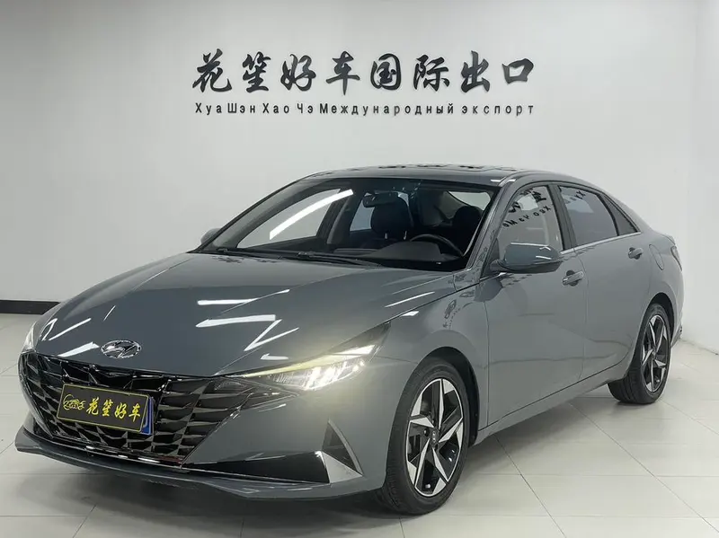 Hyundai Elantra, 2022