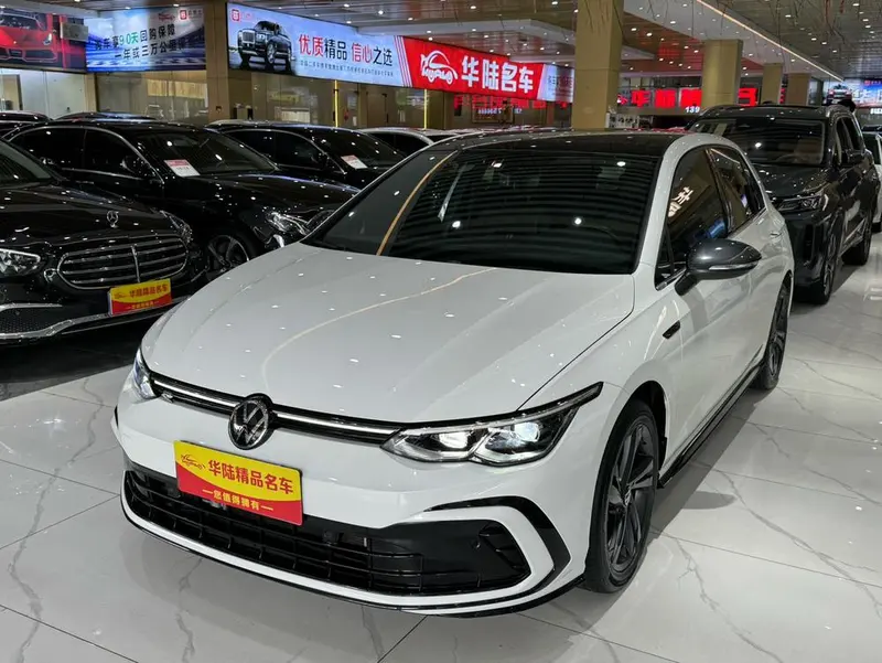 Volkswagen Golf, 2023