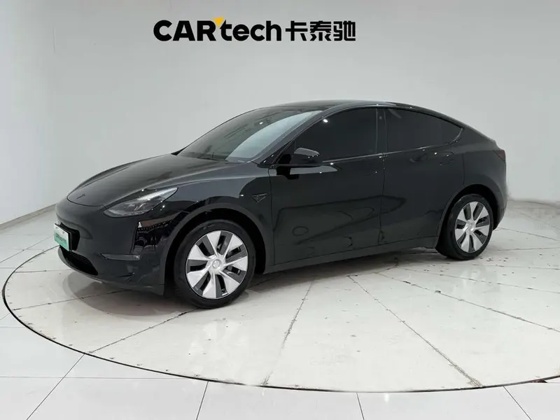 Tesla Model Y, 2022