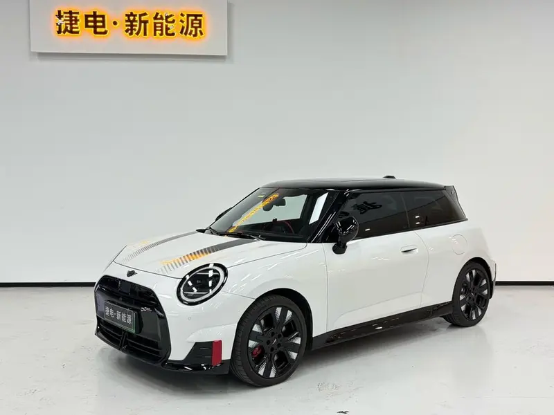 MINI JCW, 2025